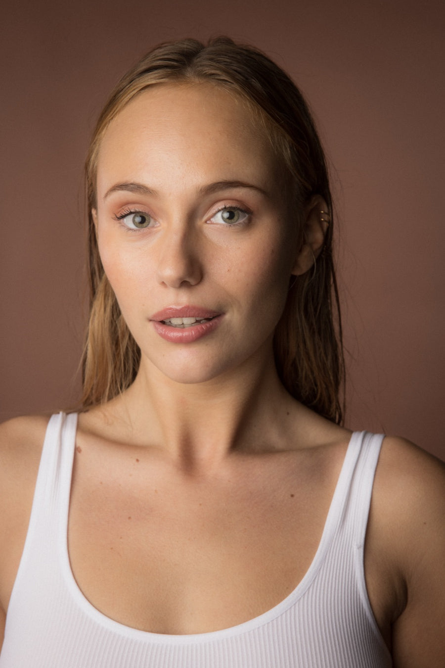 Visage propre et sans maquillage avant l'application de l'Hydraglow